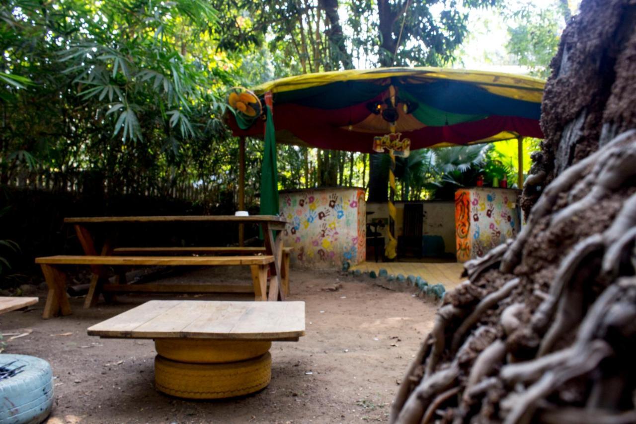 That Crazy Hostel Anjuna Exterior foto